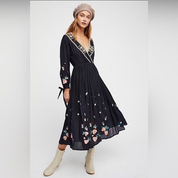 Free People Dresses & Skirts - Free People The Enchanted Forest MIDI dress.